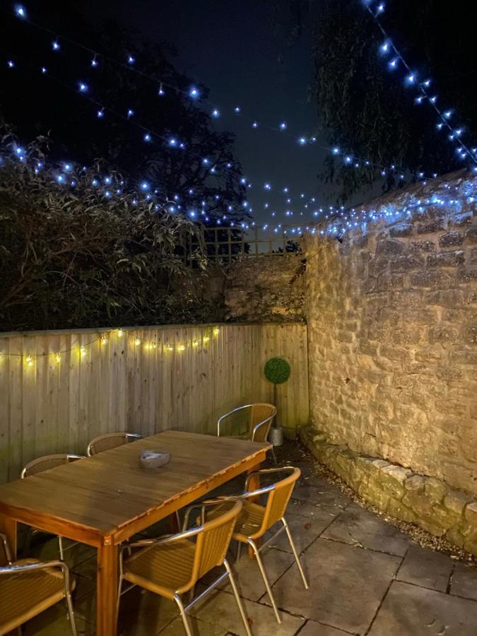 Burgess Yard 2-Bedroom Cottage, Bath Exterior photo